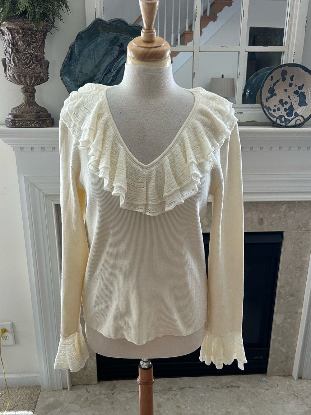 Max Studio Ivory Ruffle V-Neck Long Sleeve Knit Sweater Top